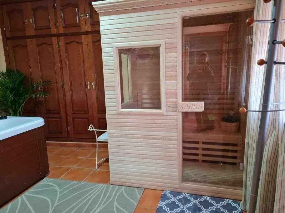 Casa con jacuzzi, sauna, bodeguita rociera y chimenea, de lujo Cabeza la Vaca Exterior foto