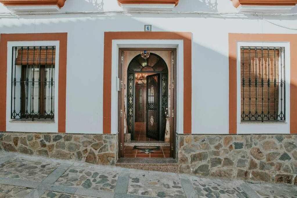 Casa con jacuzzi, sauna, bodeguita rociera y chimenea, de lujo Cabeza la Vaca Exterior foto