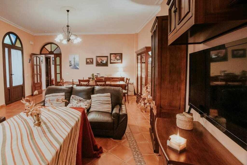 Casa con jacuzzi, sauna, bodeguita rociera y chimenea, de lujo Cabeza la Vaca Exterior foto