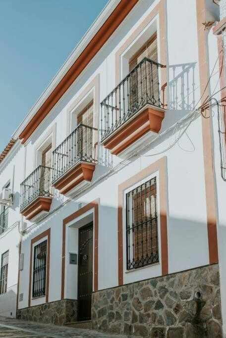 Casa con jacuzzi, sauna, bodeguita rociera y chimenea, de lujo Cabeza la Vaca Exterior foto