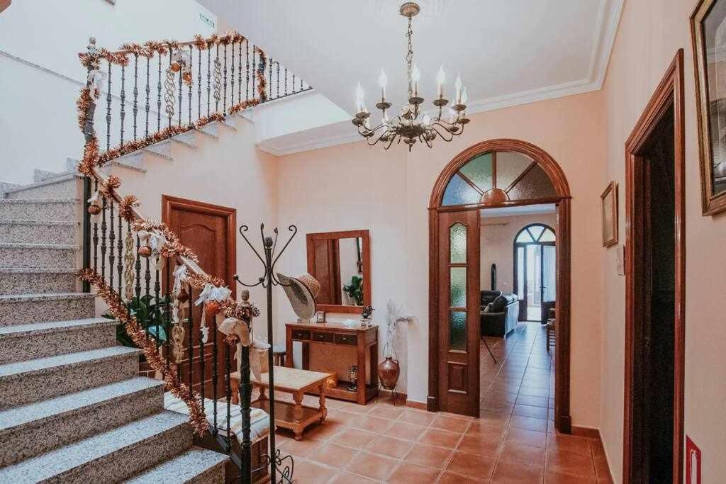 Casa con jacuzzi, sauna, bodeguita rociera y chimenea, de lujo Cabeza la Vaca Exterior foto