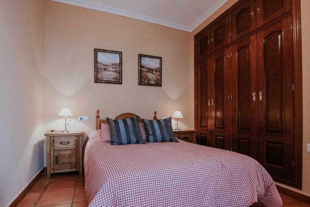 Casa con jacuzzi, sauna, bodeguita rociera y chimenea, de lujo Cabeza la Vaca Exterior foto
