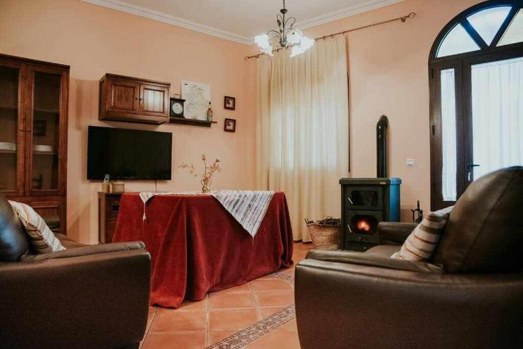 Casa con jacuzzi, sauna, bodeguita rociera y chimenea, de lujo Cabeza la Vaca Exterior foto